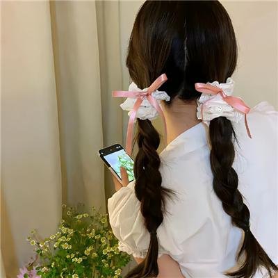 黑影窥窗
